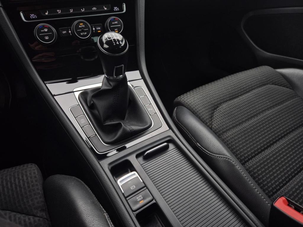 Volkswagen Golf 1.4 tsi highline / 5-deurs / massagestoel / cruisecontrol /