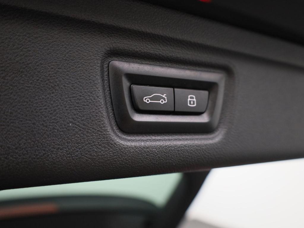 BMW 3-serie touring 330e xdrive | automaat | lmv | head up dsiplay | trekha