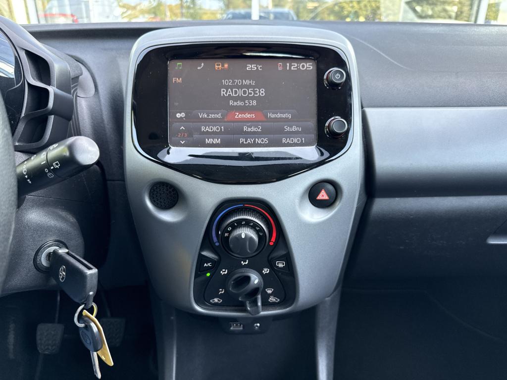 Toyota Aygo 1.0 vvt-i x-play | cruisec. | camera | airco | carplay | sportv