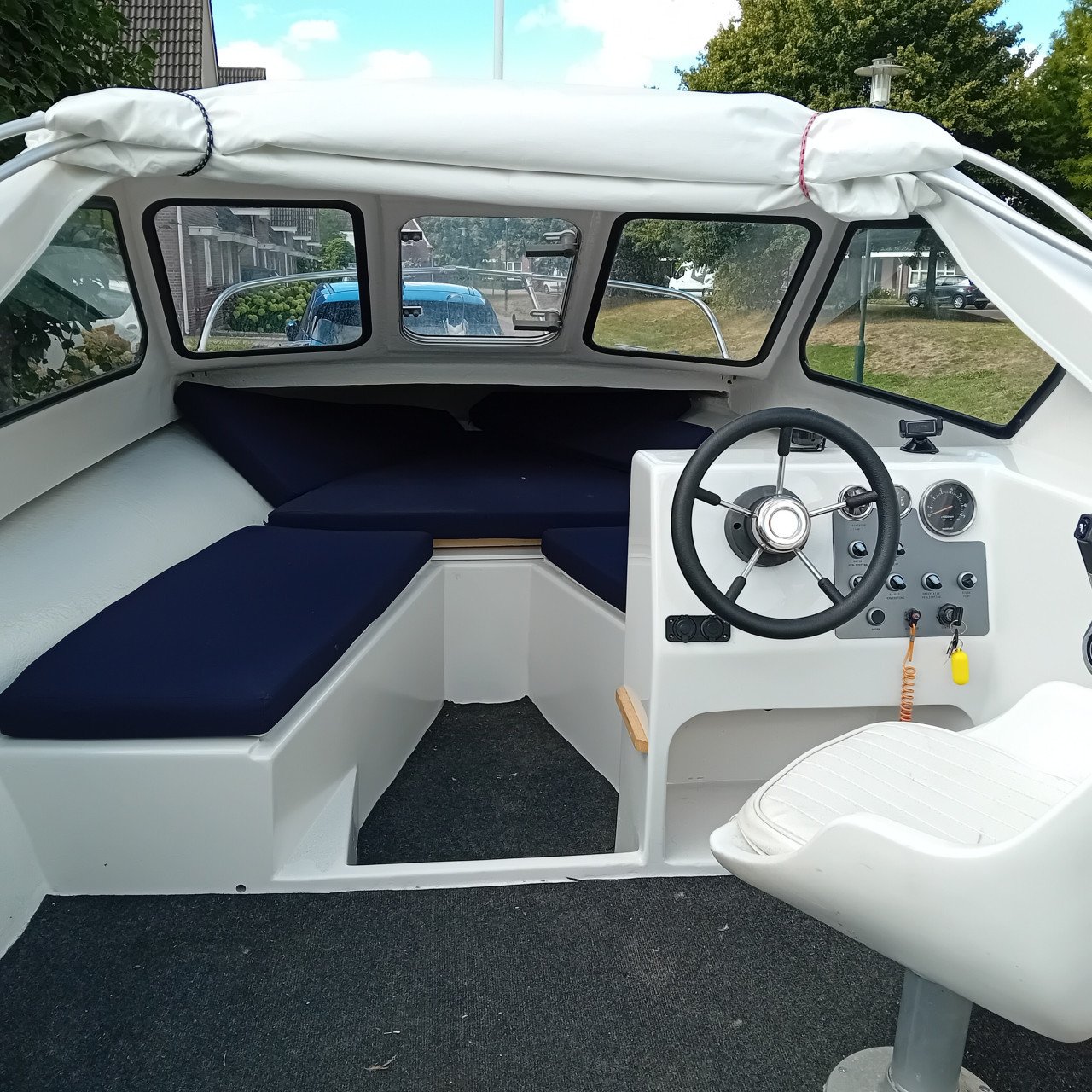 Motorboot Beekman 505 + 50pk Suzuki + zeilkap + trailer