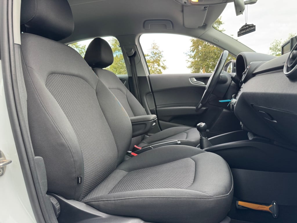 Audi A1 Sportback 1.0 tfsi s-line * navigatie * cruise control * nap