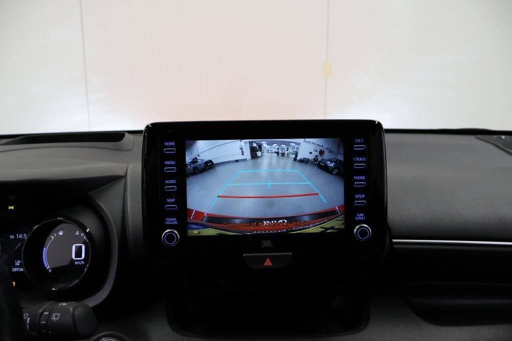 Toyota Yaris 1.5 hybrid launch edition nl auto