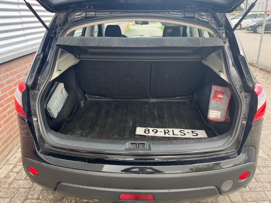Nissan Qashqai 2.0 acenta | nwe apk | trekhaak