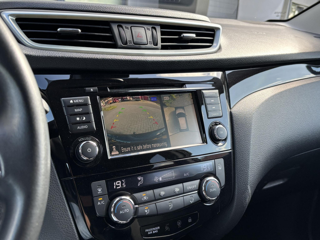 Nissan Qashqai 1.3 dig-t design edition | trekhaak | panoramadak | apple ca