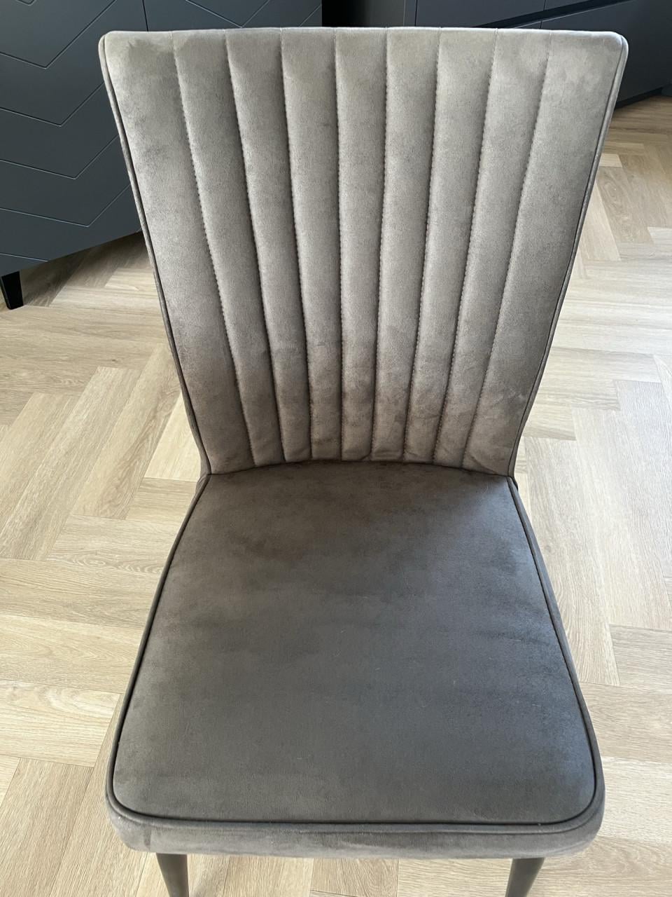 Eettafel met 6 stoelen