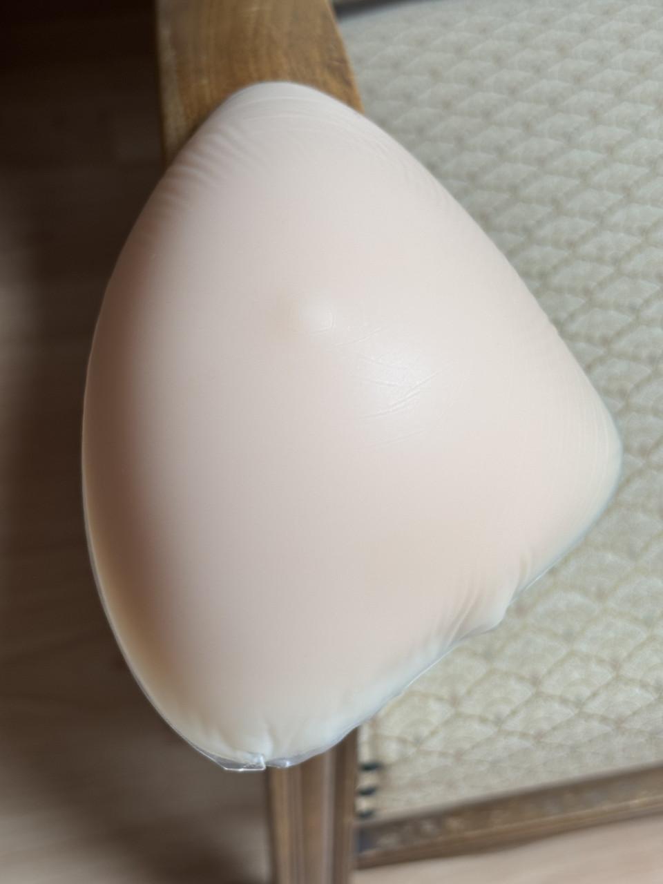 Amoena borstprothesen maat 6 voor links en rechts