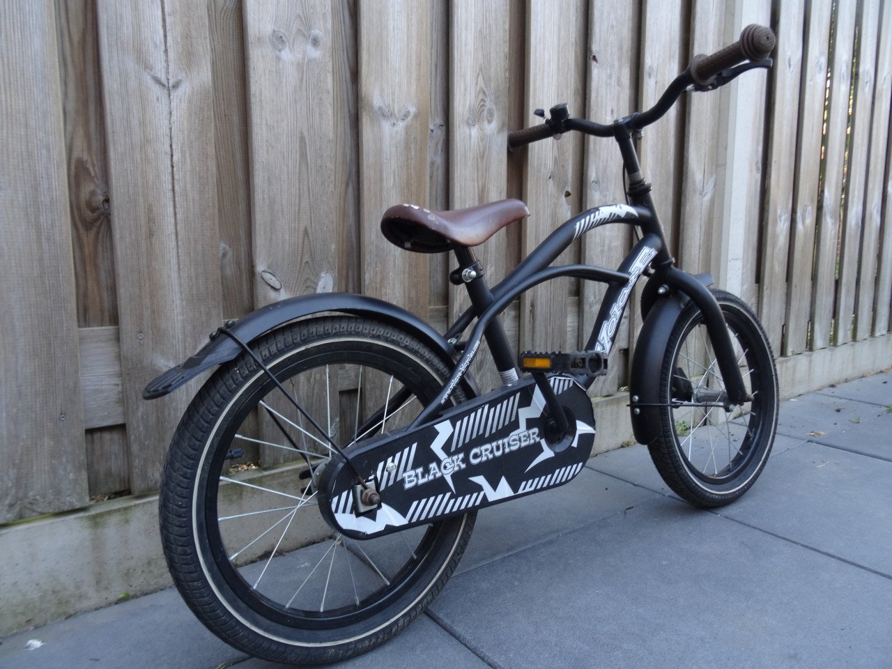 Volare Black Cruiser 16 inch jongensfiets