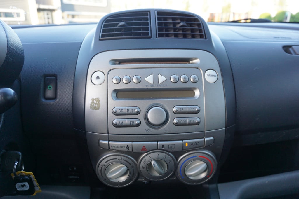 Daihatsu Sirion 2 1.3-16v sport airco / elektr. ramen / nap