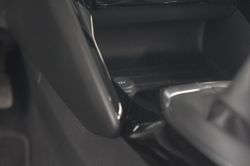 Peugeot 208 puretech 100 allure | adaptieve cruise control | camera | apple