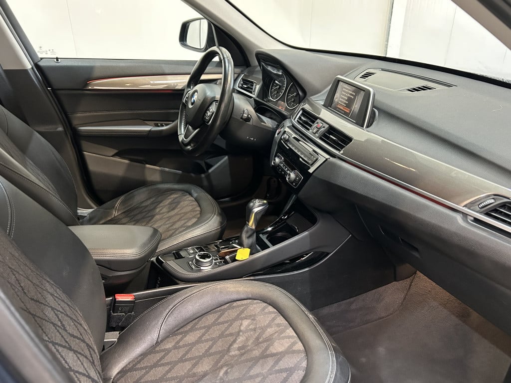 BMW X1 sdrive18i high executive