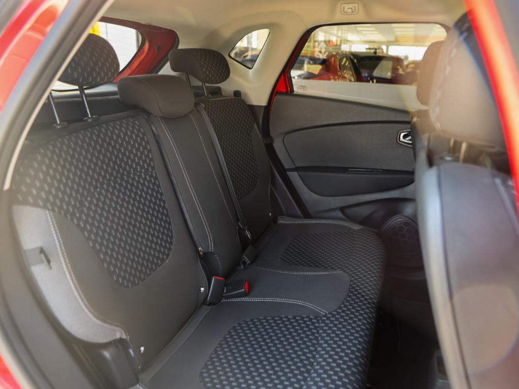 Renault Captur 1.3 tce 150pk intens automaat | panoramadak | trekhaak | nav