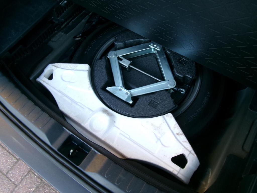 Toyota Rav4 2.0 vvti 360 cam, nav, tr.h. (2000 kg.)