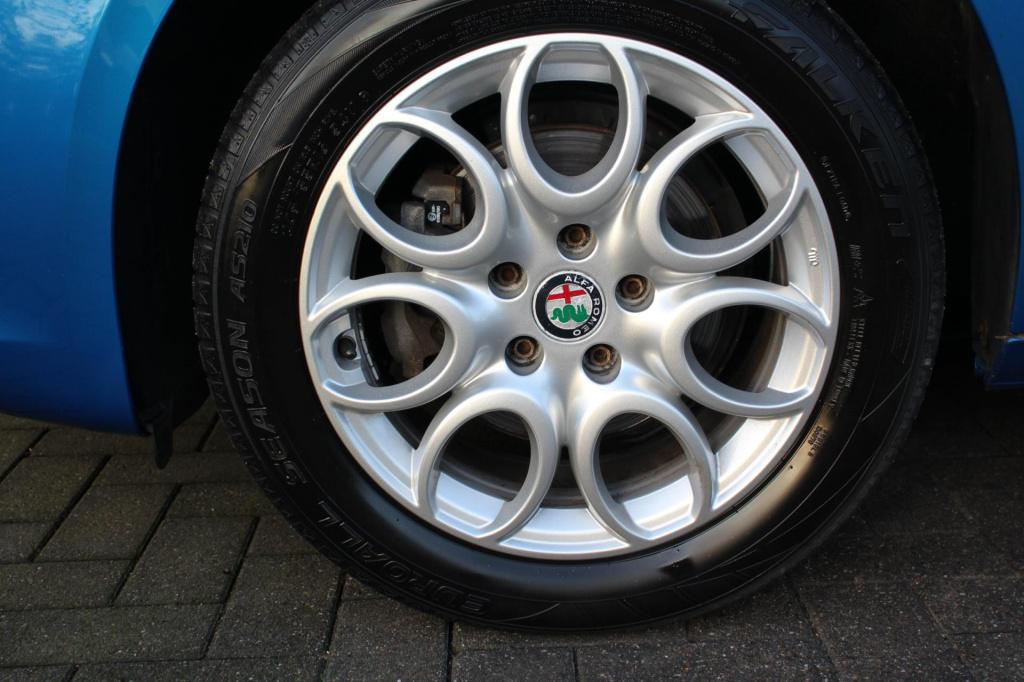 Alfa Romeo Giulietta 1.4 turbo super - blu misano - dab - navi - pdc - crui