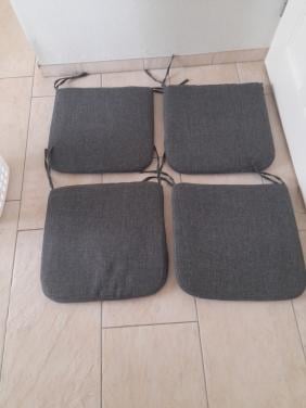 4 x stoelkussen (in goede schone staat)