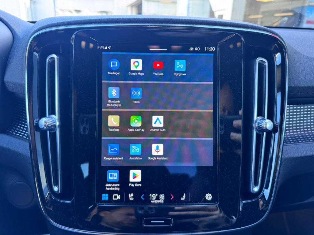 Volvo XC40 recharge p8 awd r-design