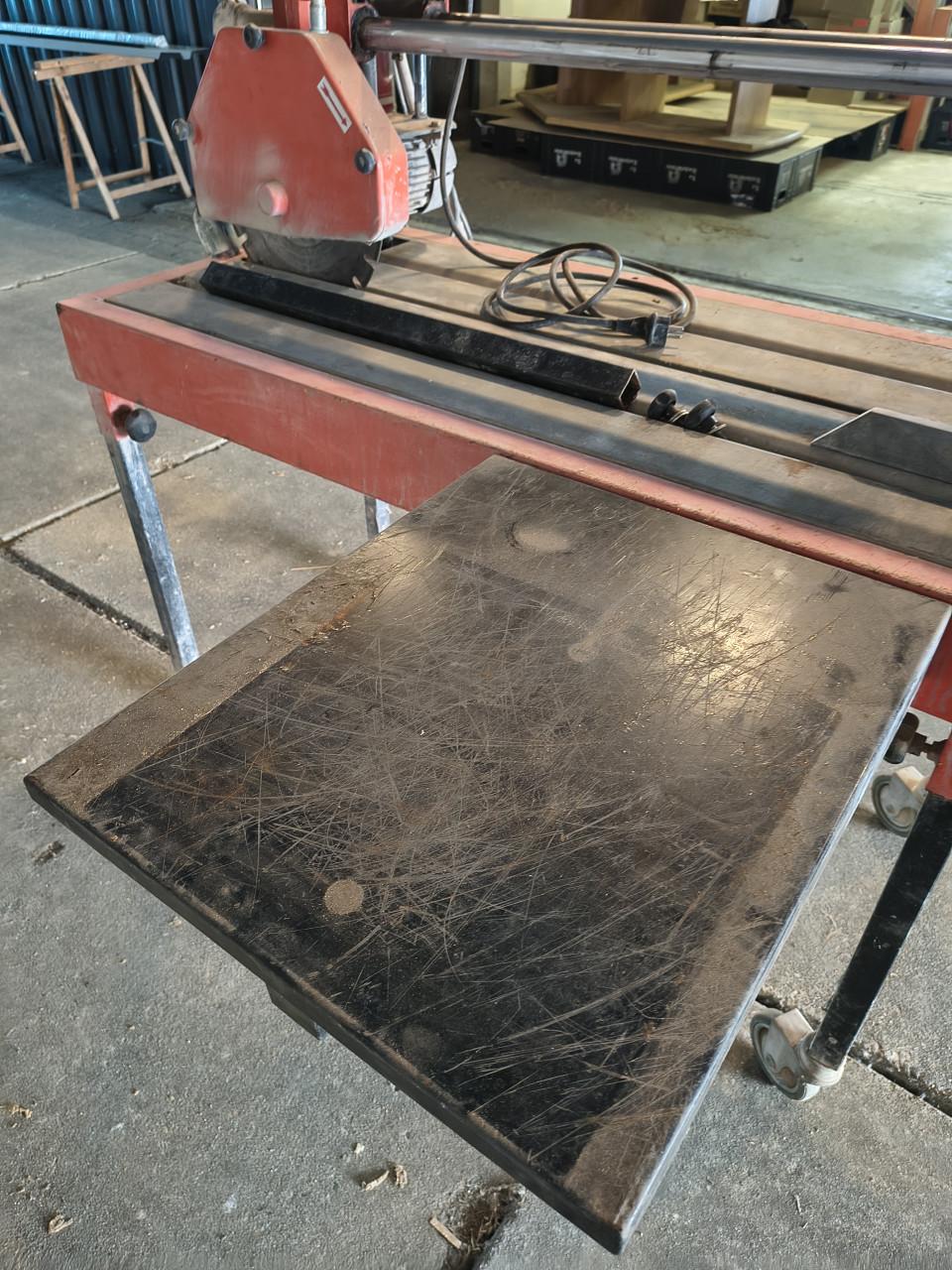 Tegelzaagmachine