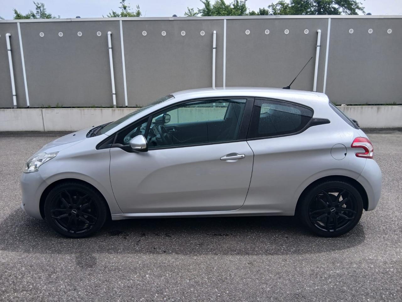 Peugeot 208 1.2 VTi Active
