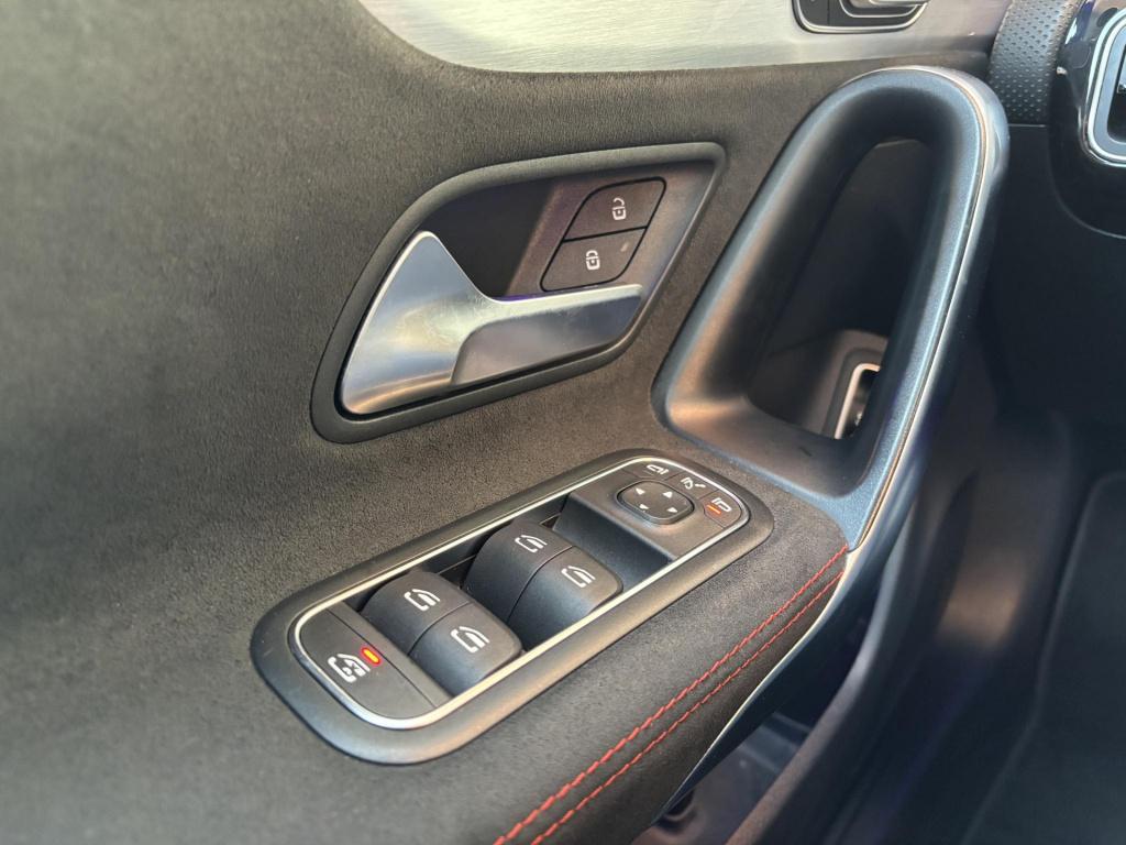 Mercedes-Benz Cla shooting brake 200 business solution amg