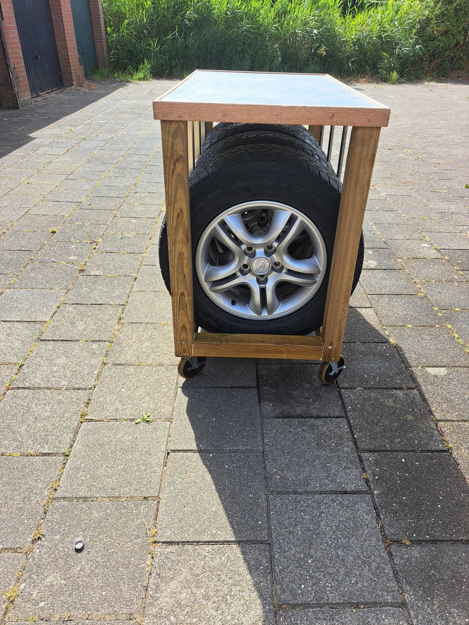 Werktafel/autobandenopslag