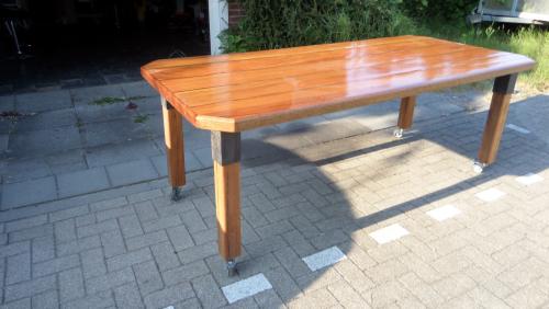 Eettafel hardhout