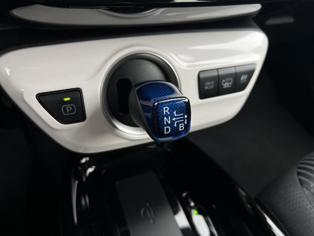 Toyota Prius 1.8 plug-in executive