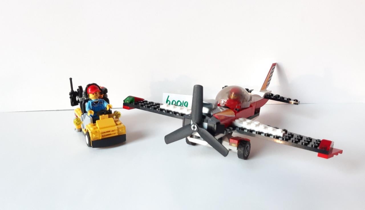 Lego  City 60019: stuntvliegtuig en auto