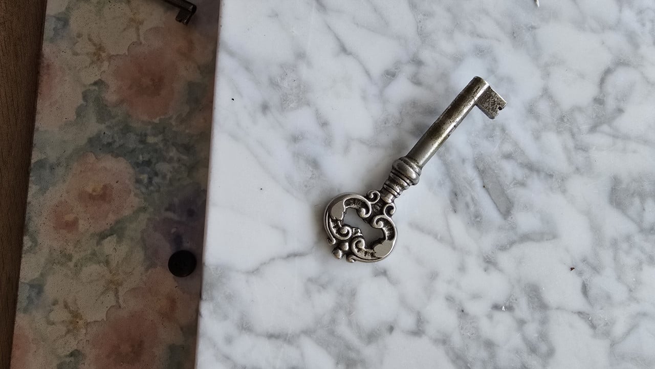 🤎 SFEERVOL VINTED KASTJE MET MARMEREN BLAD 🤎
