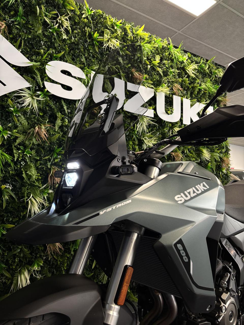 Suzuki V-STROM 800 - BJ 2024 - 3.874 km