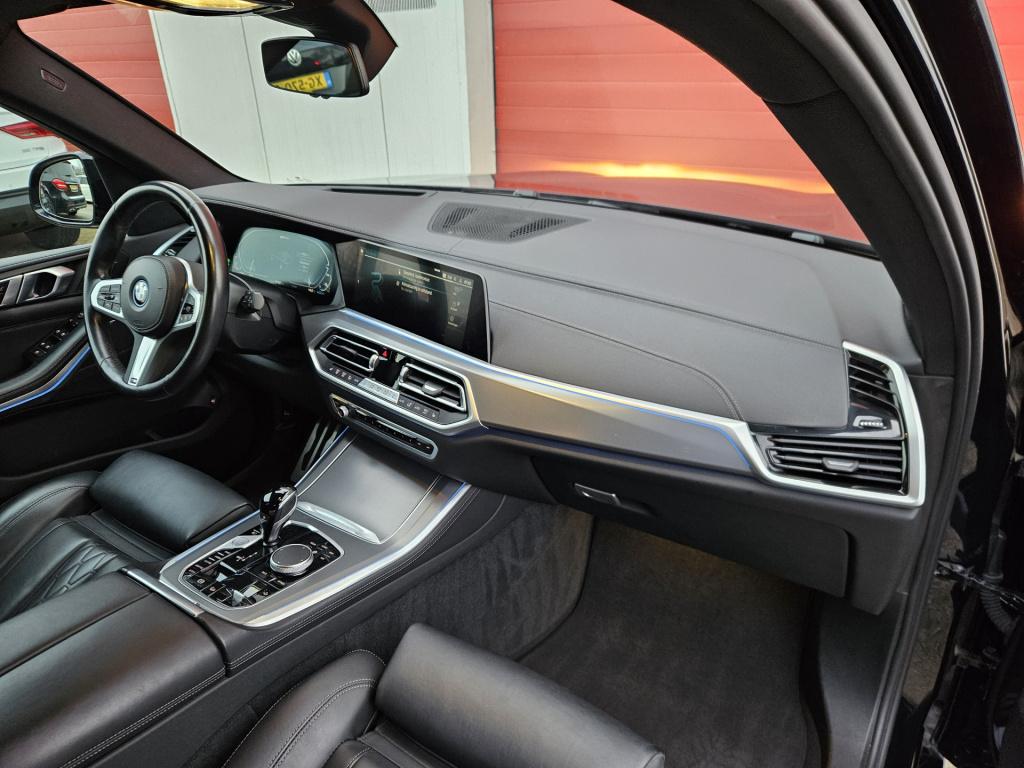 BMW X5 xdrive45e m-sport | achterasbesturing | trekhaak | luchtvering