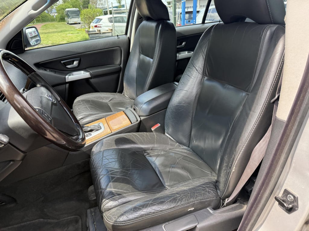 Volvo XC90 2.4 d5 exclusive automaat 7 persoons leder