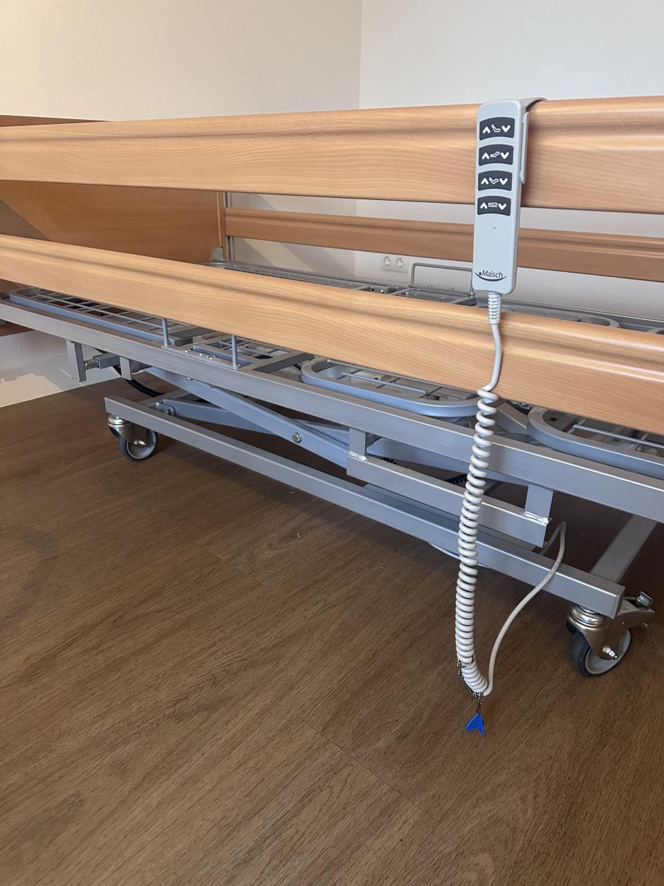 Hoog laag bed elektrisch verstelbaar