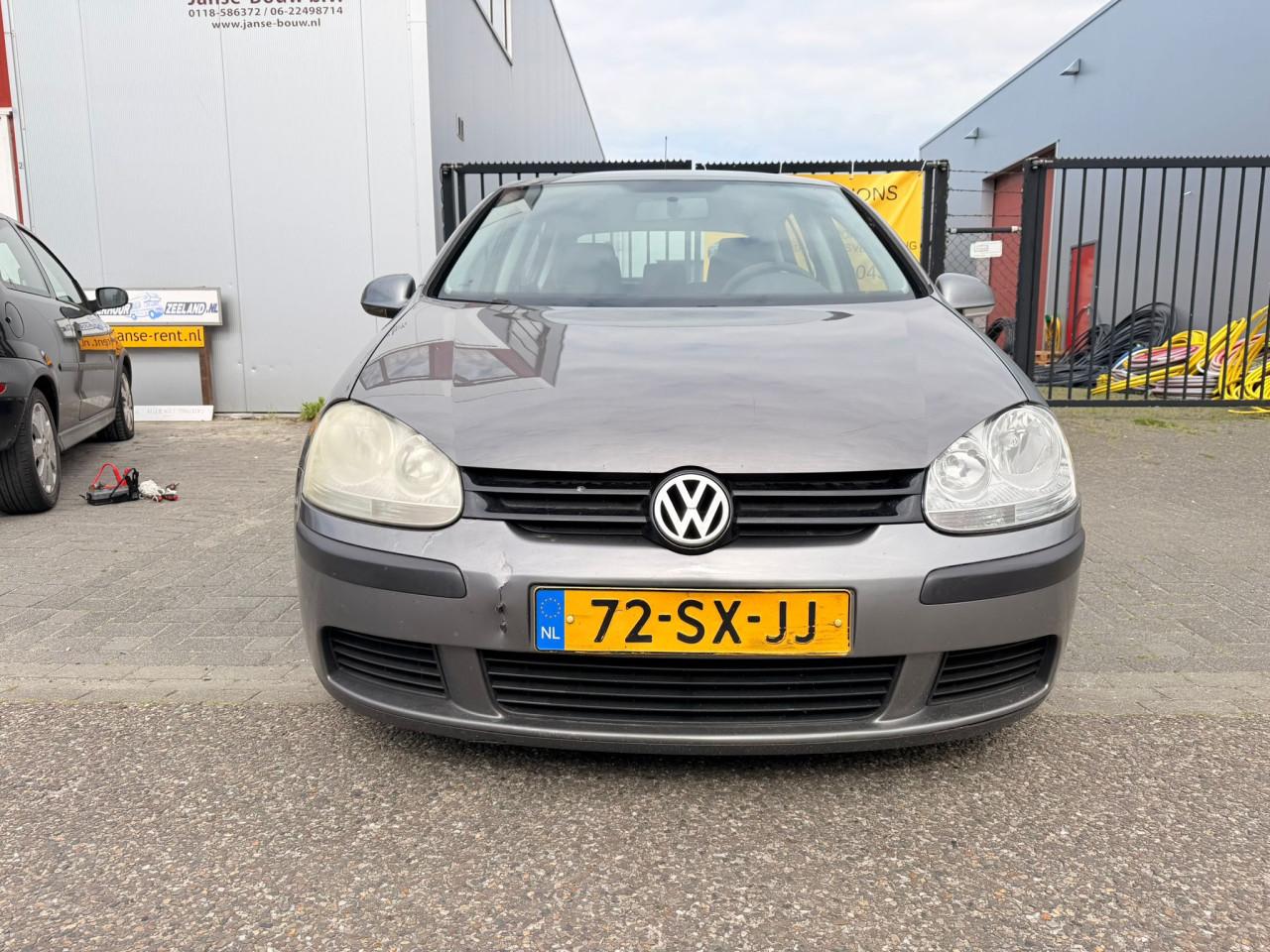 Volkswagen Golf 1.6 FSI Turijn APK tot September! €999 Rijd goed!