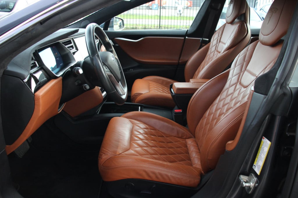 Tesla Model S 90d base 422pk | panoramdak | luchtvering | autopilot