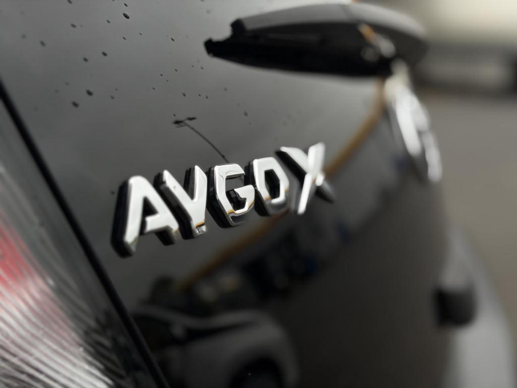 Toyota Aygo x 1.0 vvt-i s-cvt premium design pack/adaptive cruise/clima/vol