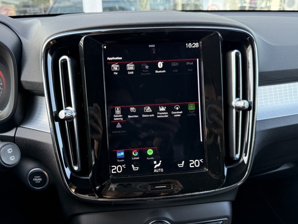 Volvo XC40 t4 211pk recharge plus bright| panodak| camera| h&k sound| elek.