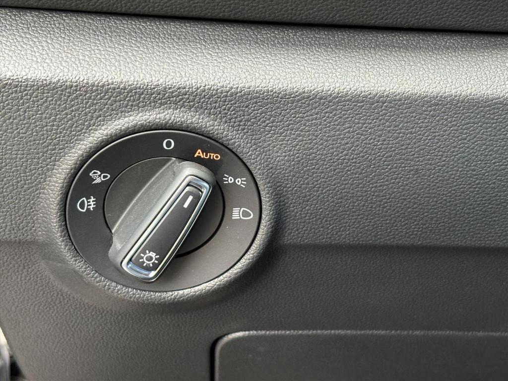 Volkswagen T-roc 1.5 tsi 150pk 7-dsg r-line| camera | keyless|unieke km sta