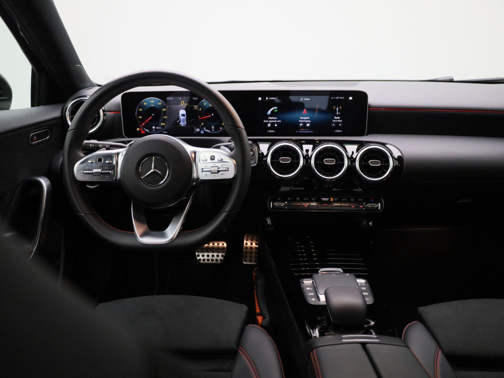 Mercedes-Benz A-Klasse 180 advantage | automaat | virtual cockpit | camera 