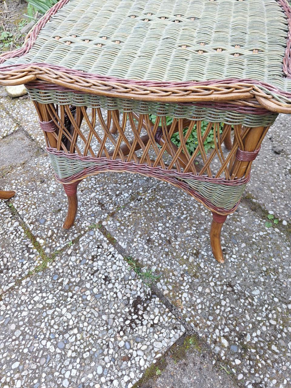 2 rotan tafeltjes
