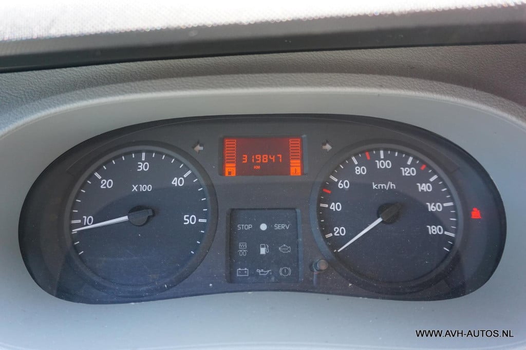 Renault Master t28 2.5dci l1 h1, exportkoopje!