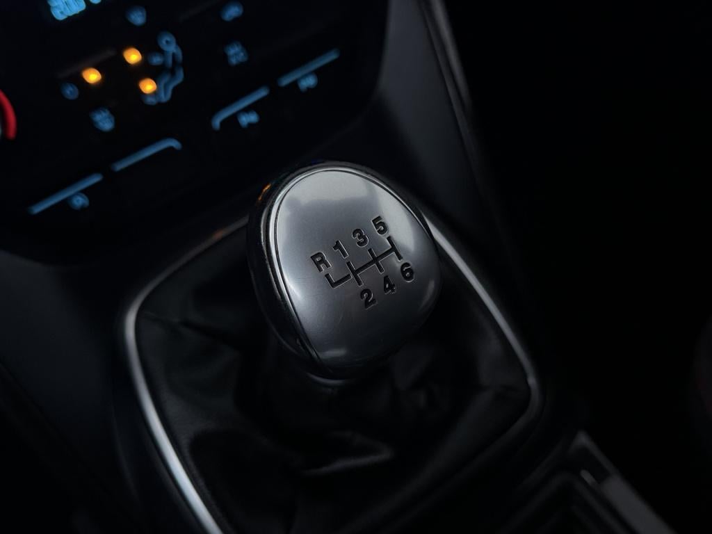 Ford Kuga 1.5 ecoboost st line | trekhaak | 1800kg trekgewicht | navigatie 