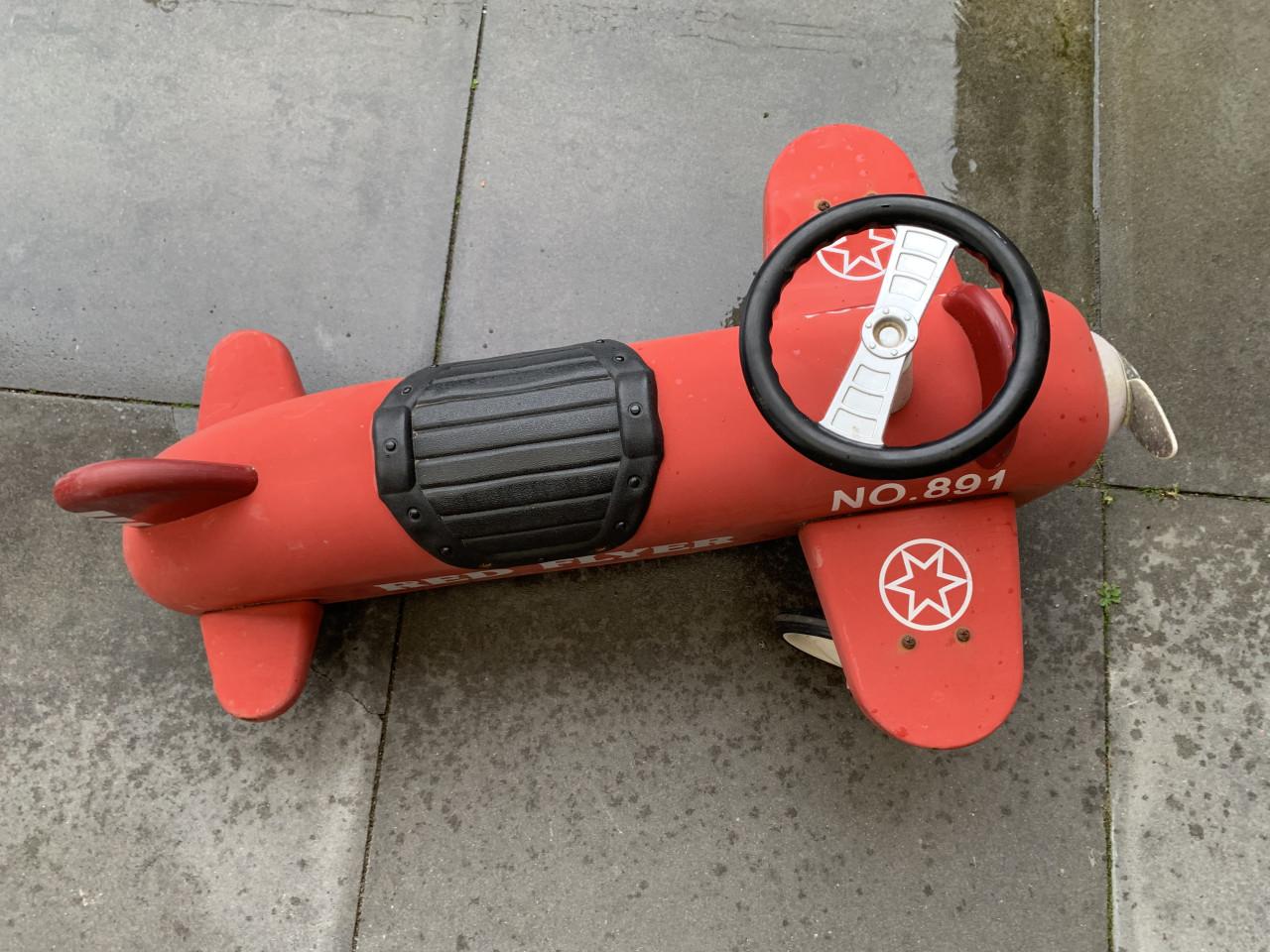 Retro Red flyer loop auto