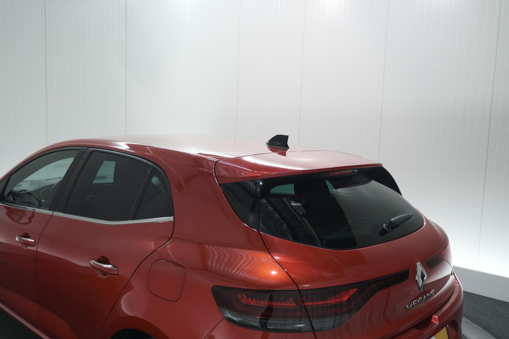 Renault Megane 1.6 plug-in hybrid 160 r.s. line | camera | head-up display 