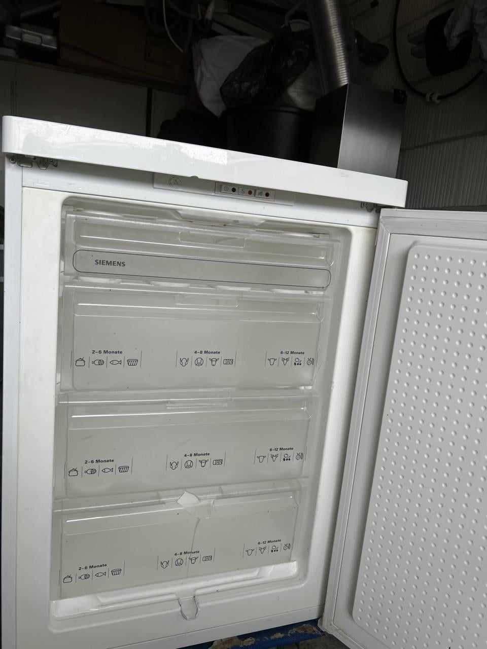 Siemens A++ klasse Vrieskast 4 laden 85x60 cm. Inhoud vriezer 120 liter