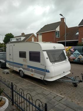 Caravan hobby 440