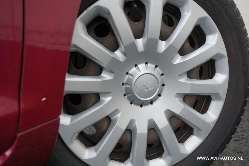 Ford KA 1.2 titanium