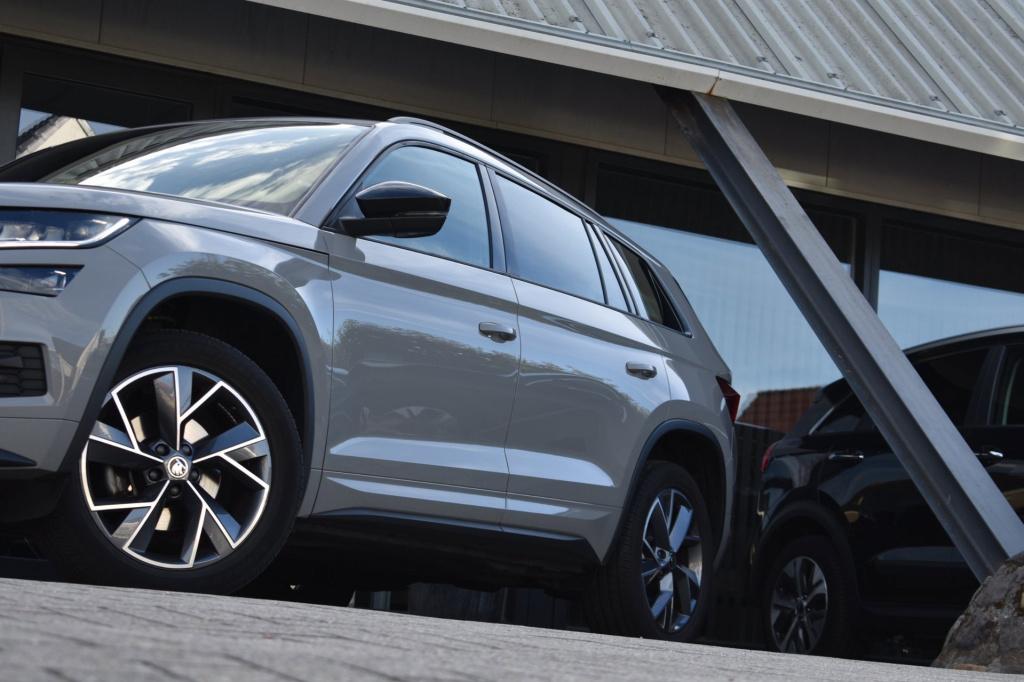 Skoda Kodiaq 1.5 tsi sportline | nap | camera | stoelverwarming | apple car