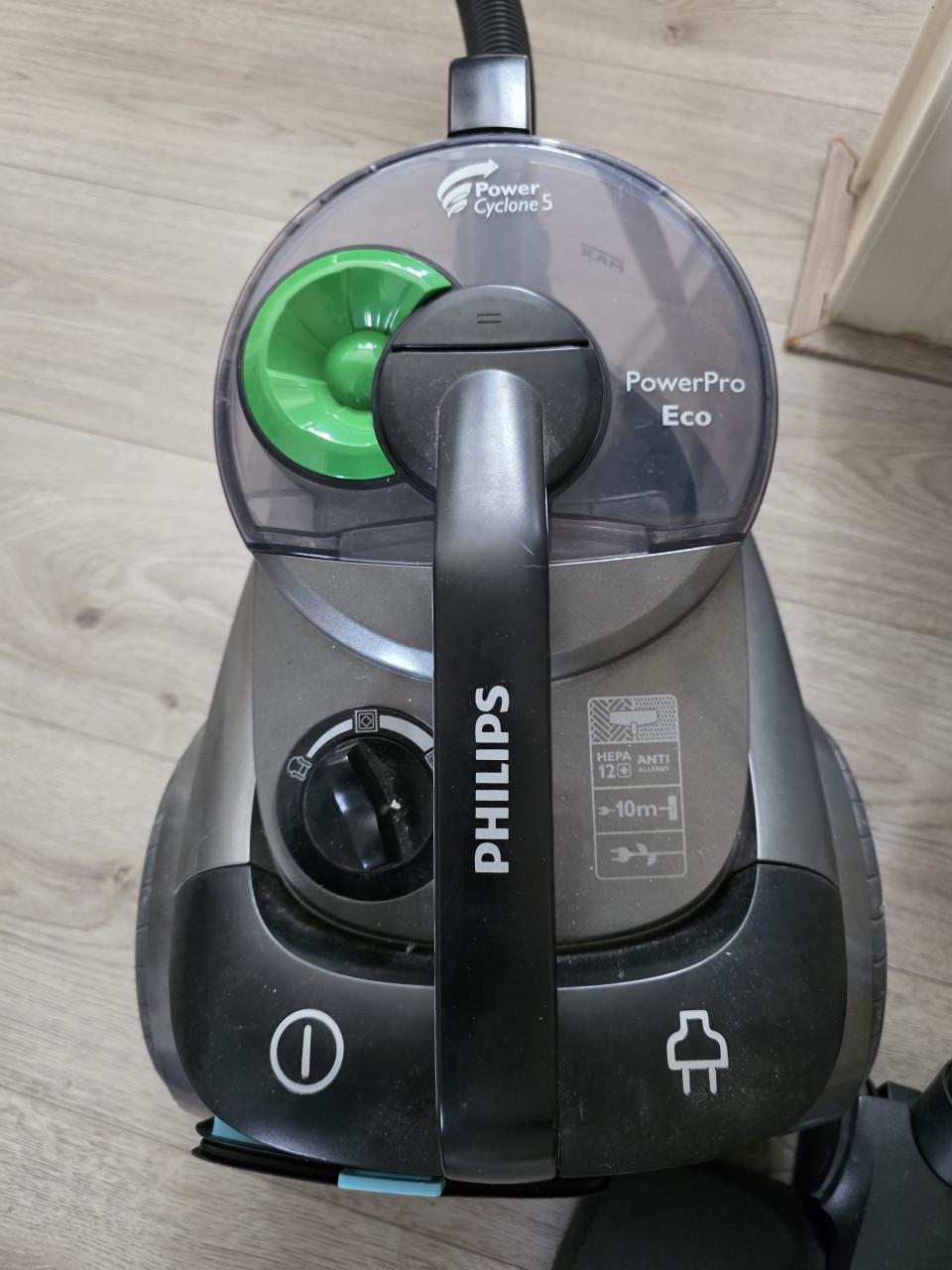 In zeer goed staat en goed werkend stofzuiger PHILIPS-220V-1250W
