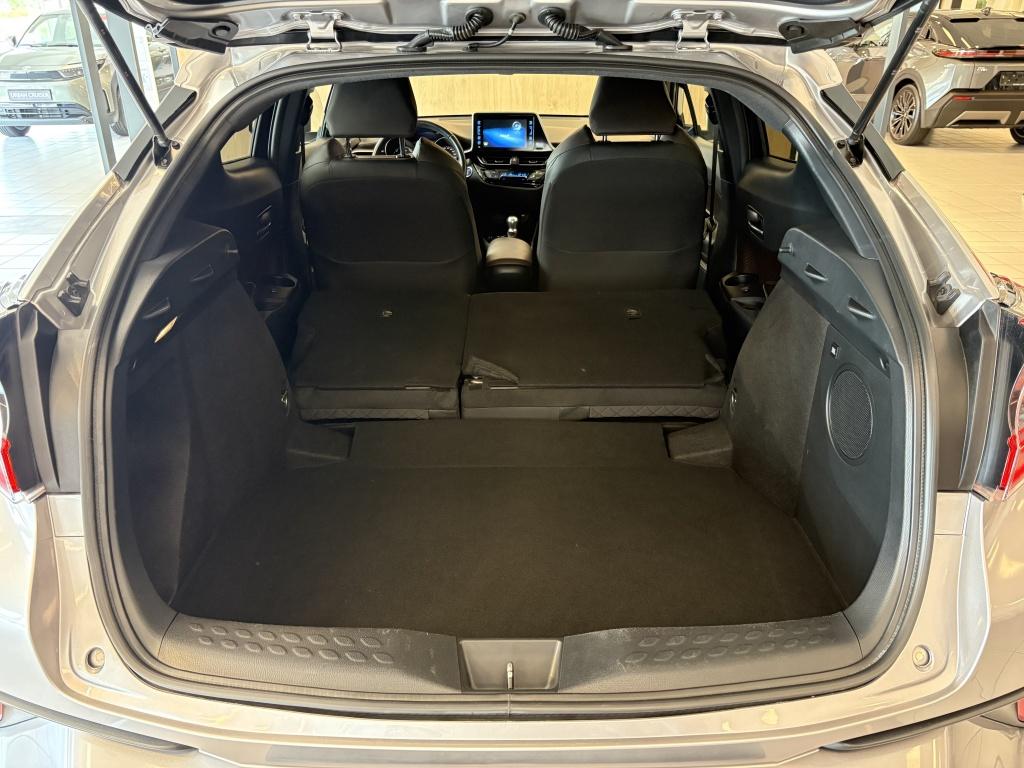 Toyota C-hr 1.8 hybrid executive