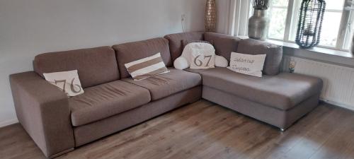 Mooie hoekbank taupe / bruin