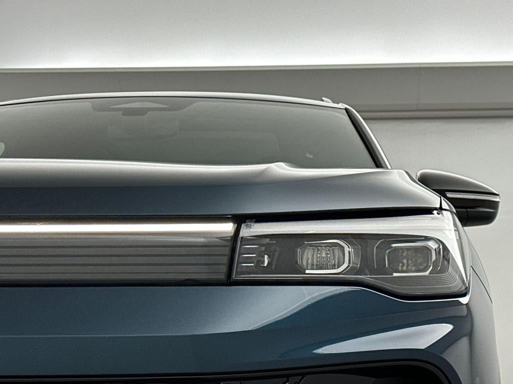 Volkswagen Tiguan r-line edition 1.5 ehybrid 200 kw / 272 pk suv 6 v